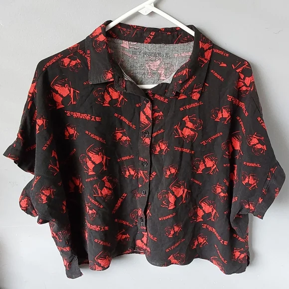 My Chemical Romance Three Cheers for Sweet Revenge woven Button Up Crop Top - Picture 1 of 3